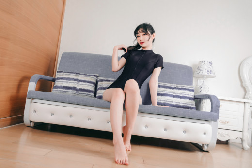 1702908 (a): :2700x1801